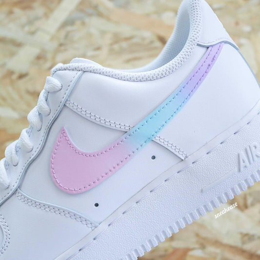 Baskets Nike custom Air Force 1 - pastel Swoosh dégradé licorne - SNEAKEAZE CUSTOMS