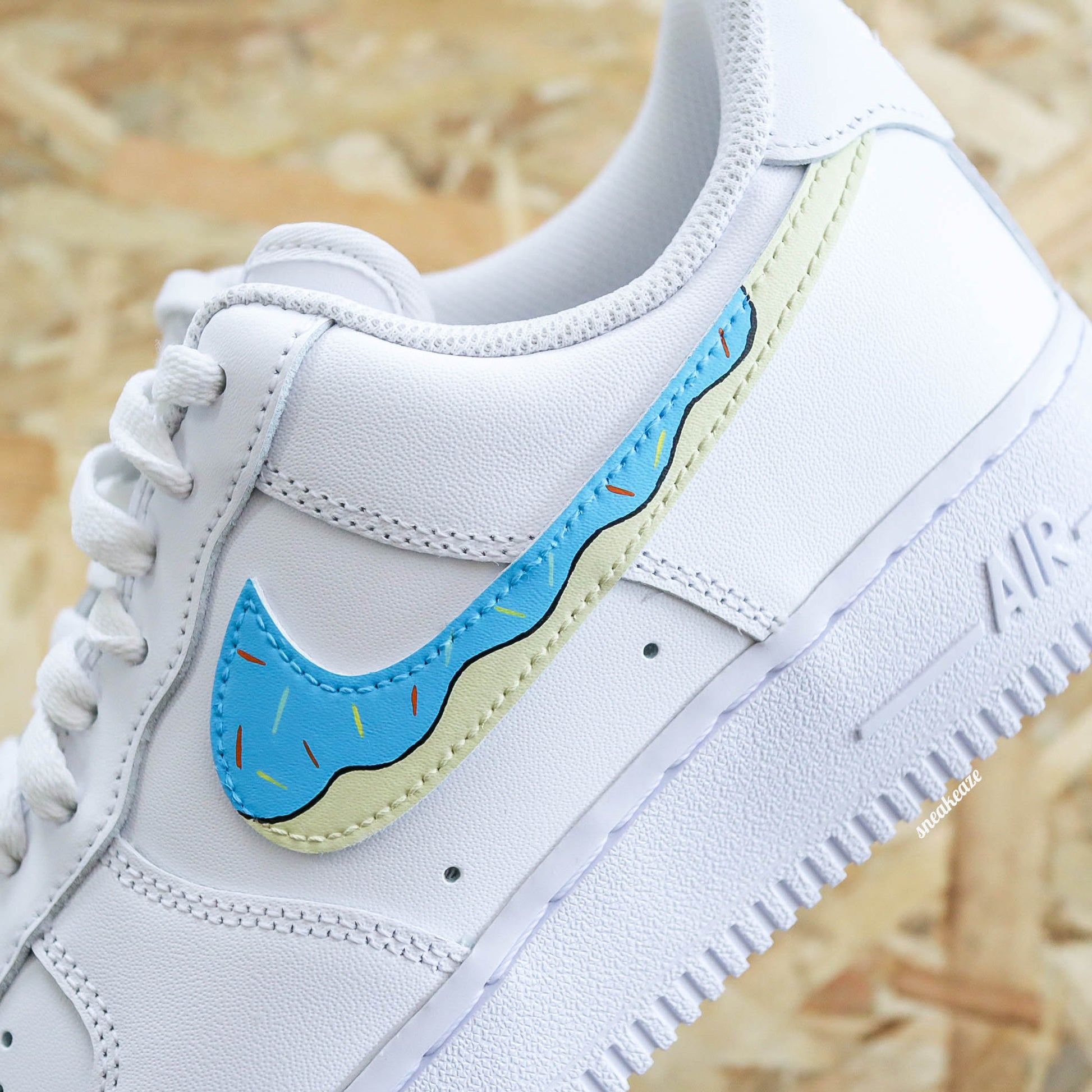 nike air force 1 custom donuts turquoise baskets custom pour femme sneakers af1 personnalisé dessin