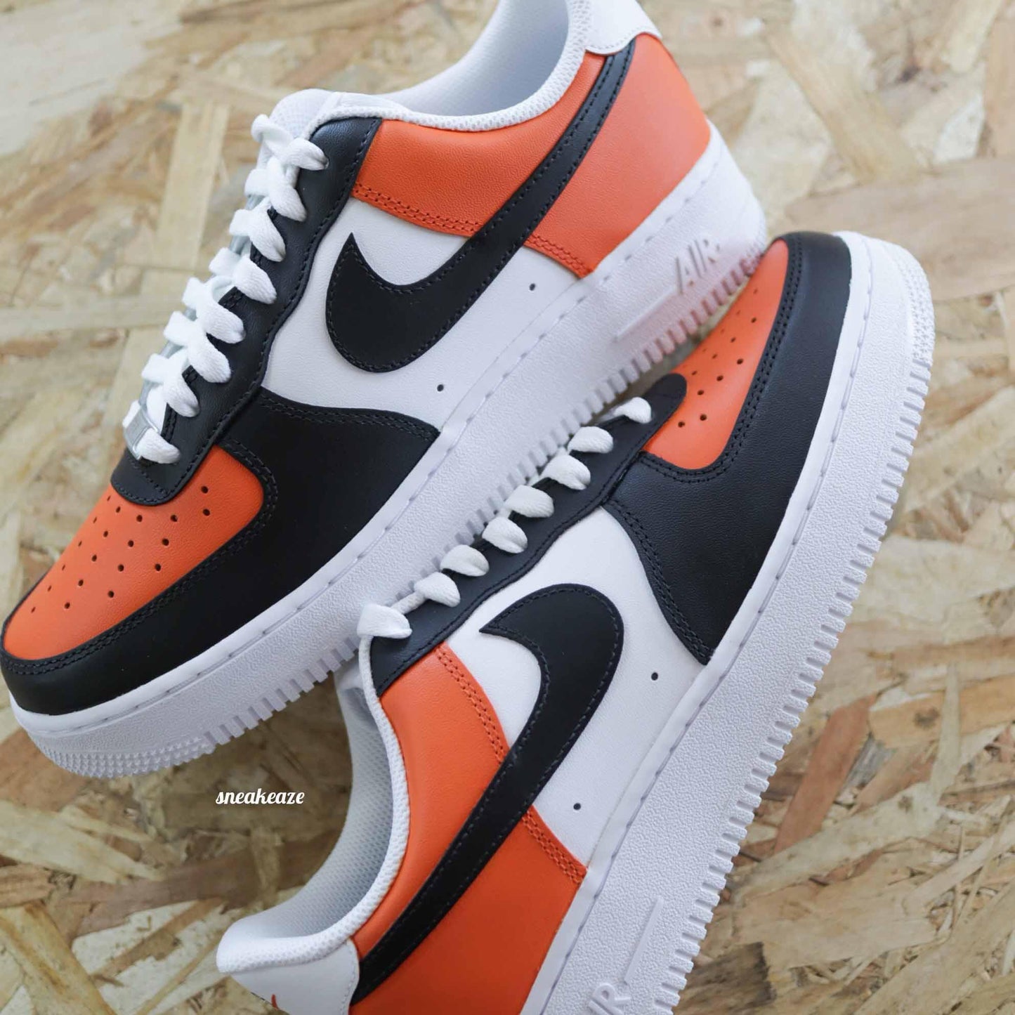 Baskets nike air force 1 custom color tones shattered sneakeaze custom skz