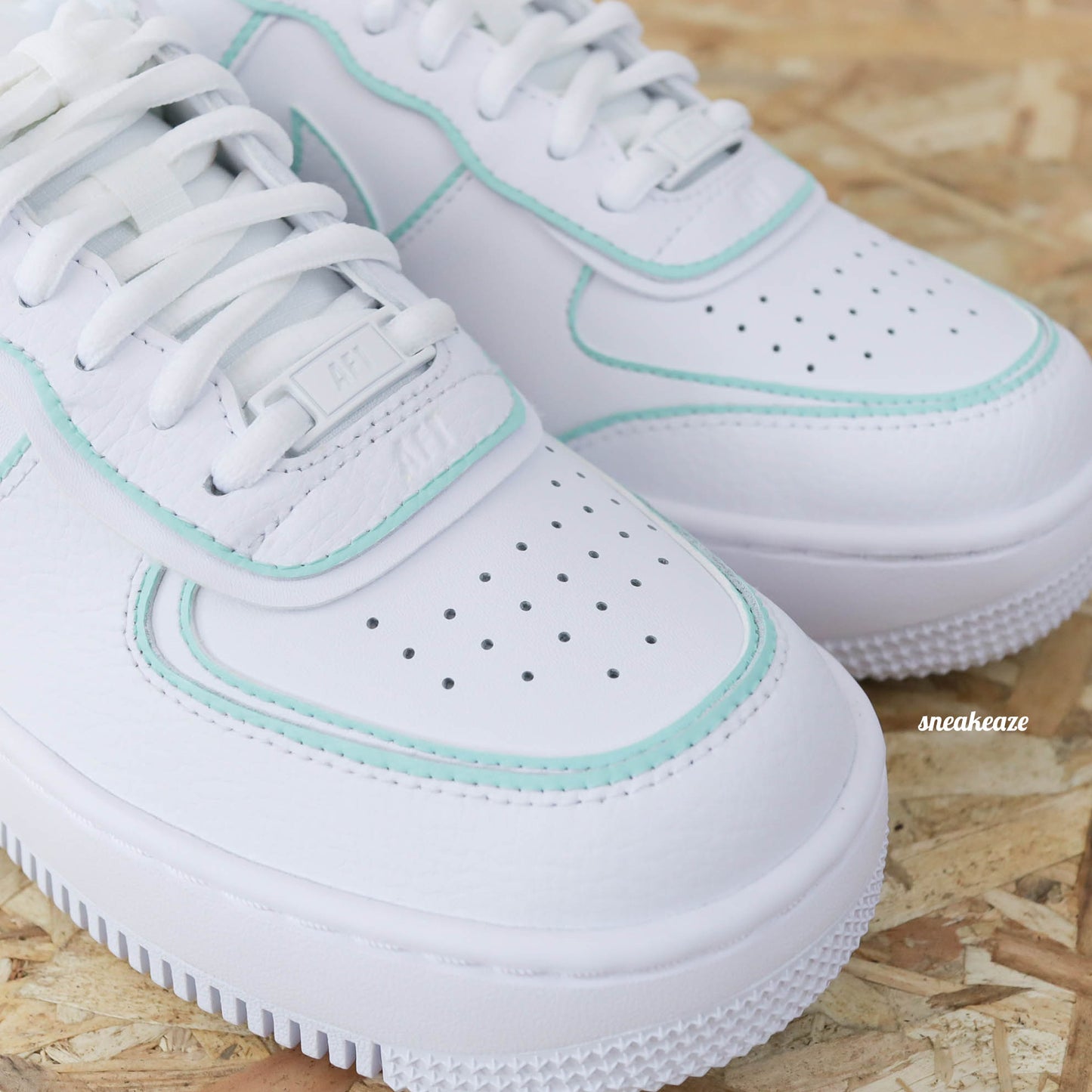  Nike Air Force 1 Custom outline - Air Force One pour femme sneakers custom Baskets personnalisées air force pastel
