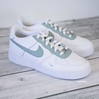 baskets nike air force 1 custom vert de gris swoosh pastel sneakers af1 sneakeaze